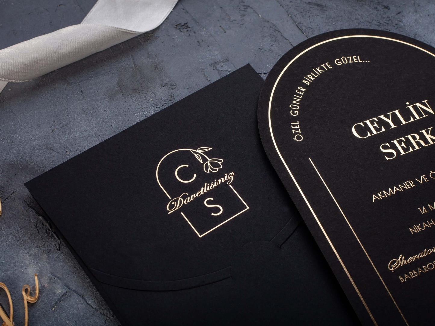 Wedding Invitation with Black Envelope and Gold Foil | Arch Shape Invite